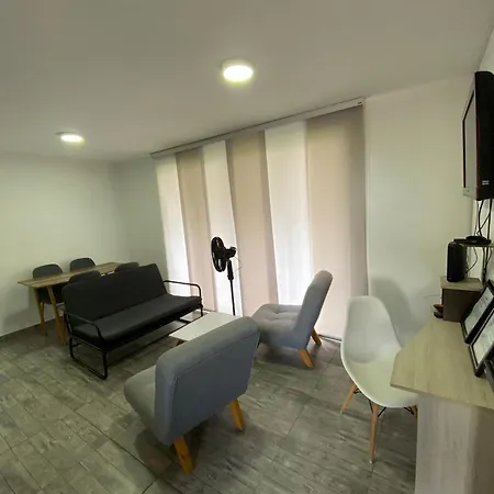 Entire Home In Business Luxury Chipichape